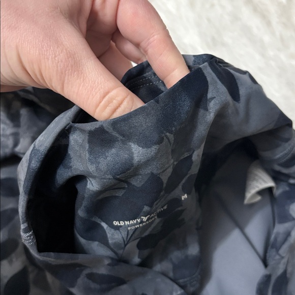 Old Navy Like New Active Powersoft Extra High-Rise Leggings Cropped Size M - Picture 10 of 12